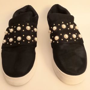 STEVE MADDEN Pearl suede slip on sneaker 